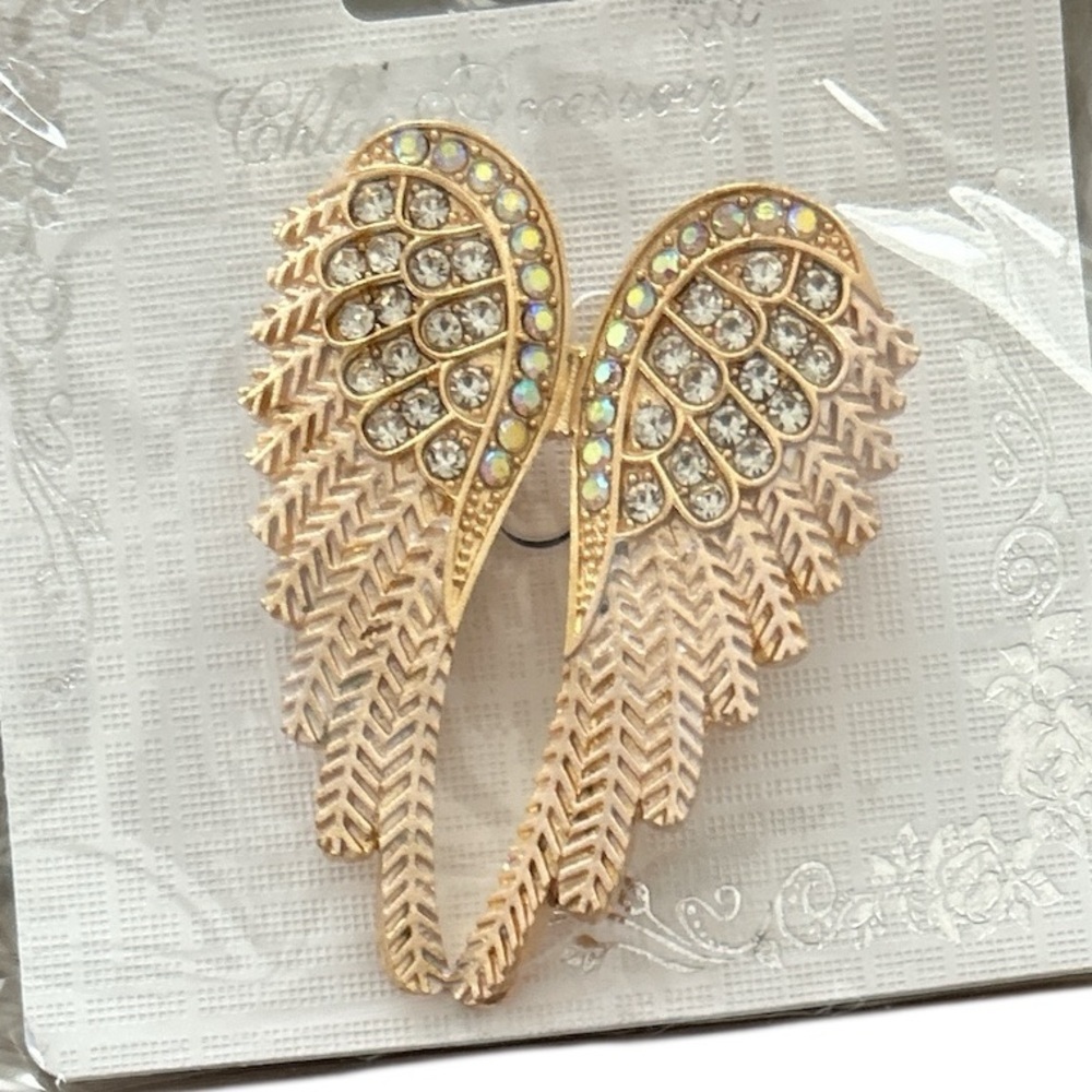 NWT Chloe Accessory Rhinestone Crystal Angel Wings Brooch Pin